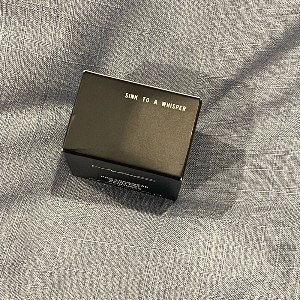 MAC SINK TO A WHISPER PAINT POT NWT NEW RARE EYE CREAM EYESHADOW PRIMER VIBRANT